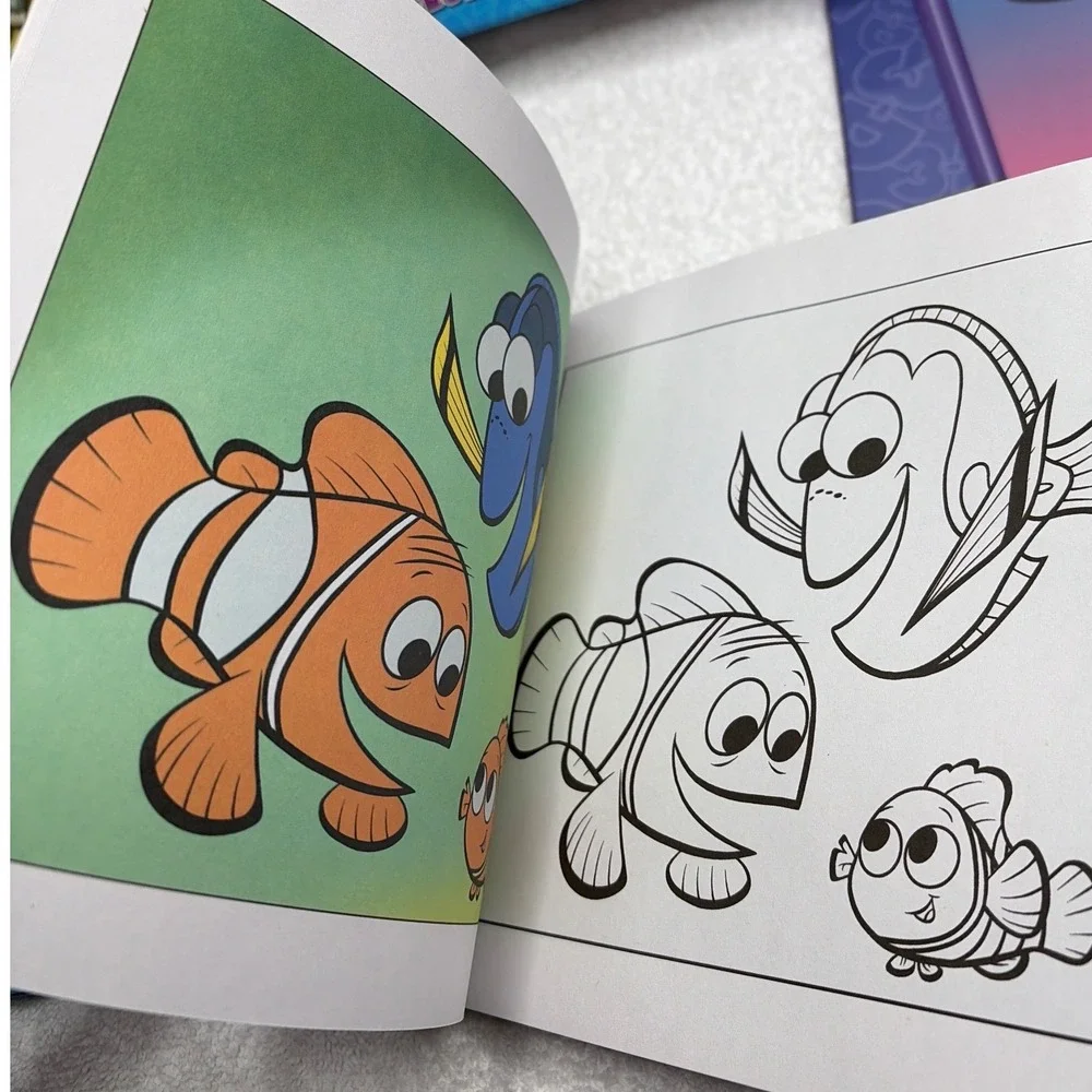Disney‎ Pixar Color Kit Toy Story Monsters Inc Finding Nemo 6 Books 12 Crayons